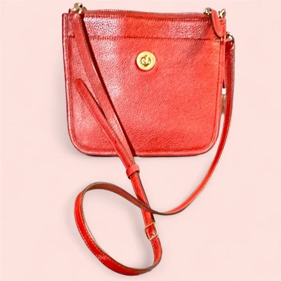 Coach Slim Turn-lock Crossbody brick red pebbled leather with red fabric inside - Picture 6 of 7